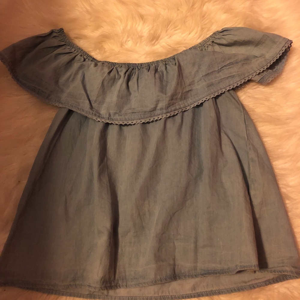 Off the shoulder blue top!